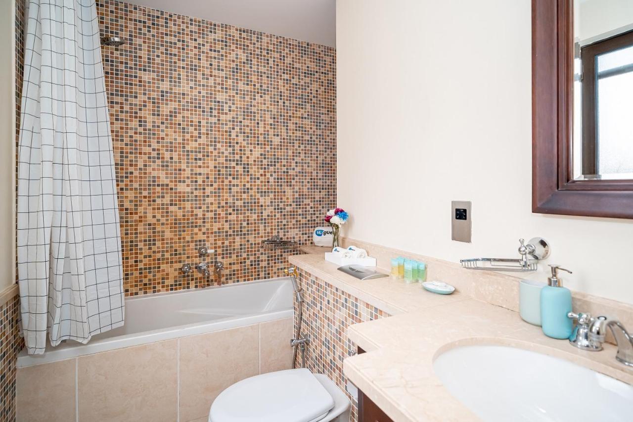 Higuests - Spacious Apt With Private Balcony In Old Town Дубай Экстерьер фото